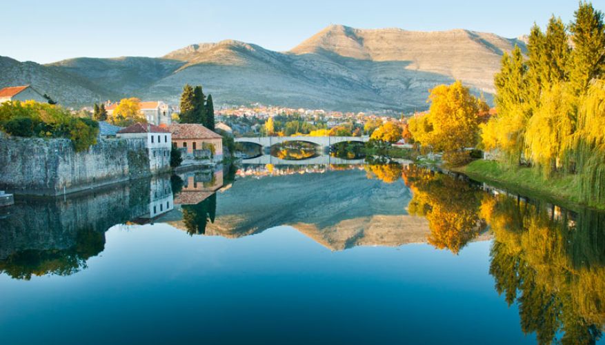 https://www.vanada-tours.bg/images/BOSNA/trebinje.jpg?w=877&h=500